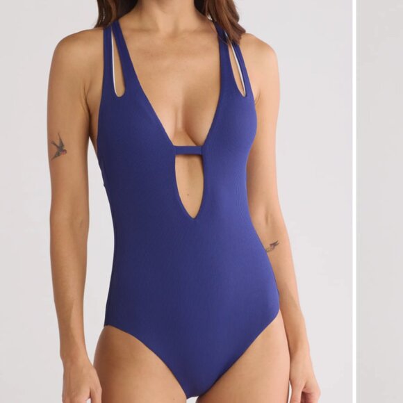 NWT Becca Deep V-Neck Teardrop One-Piece Swimsuit in Starry Night Purple Small - Picture 1 of 3